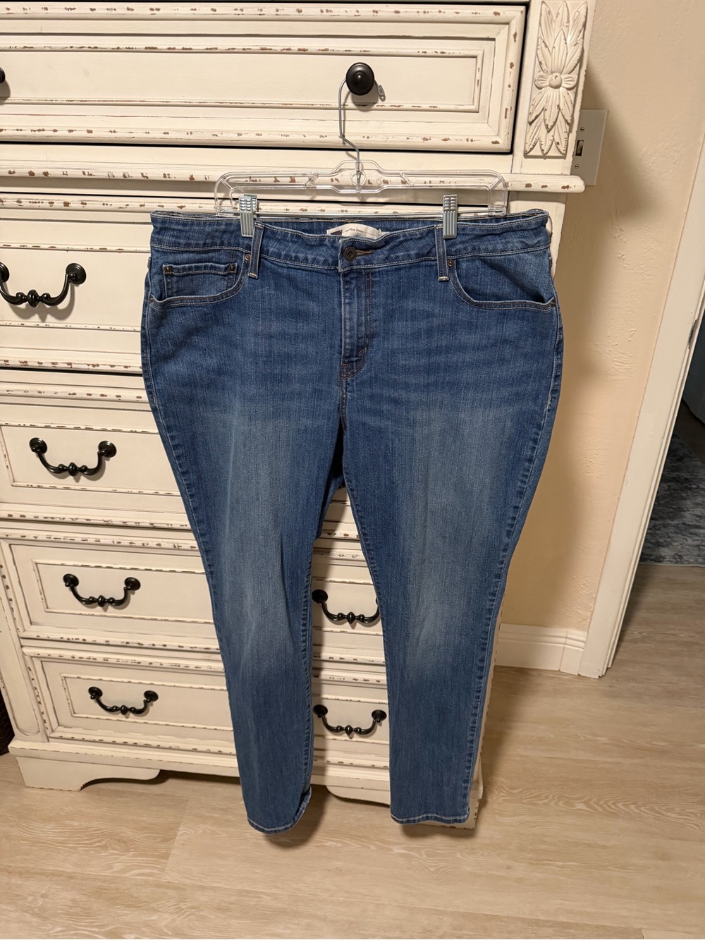Levi's Women's Skinny Jeans in Classic Blue
